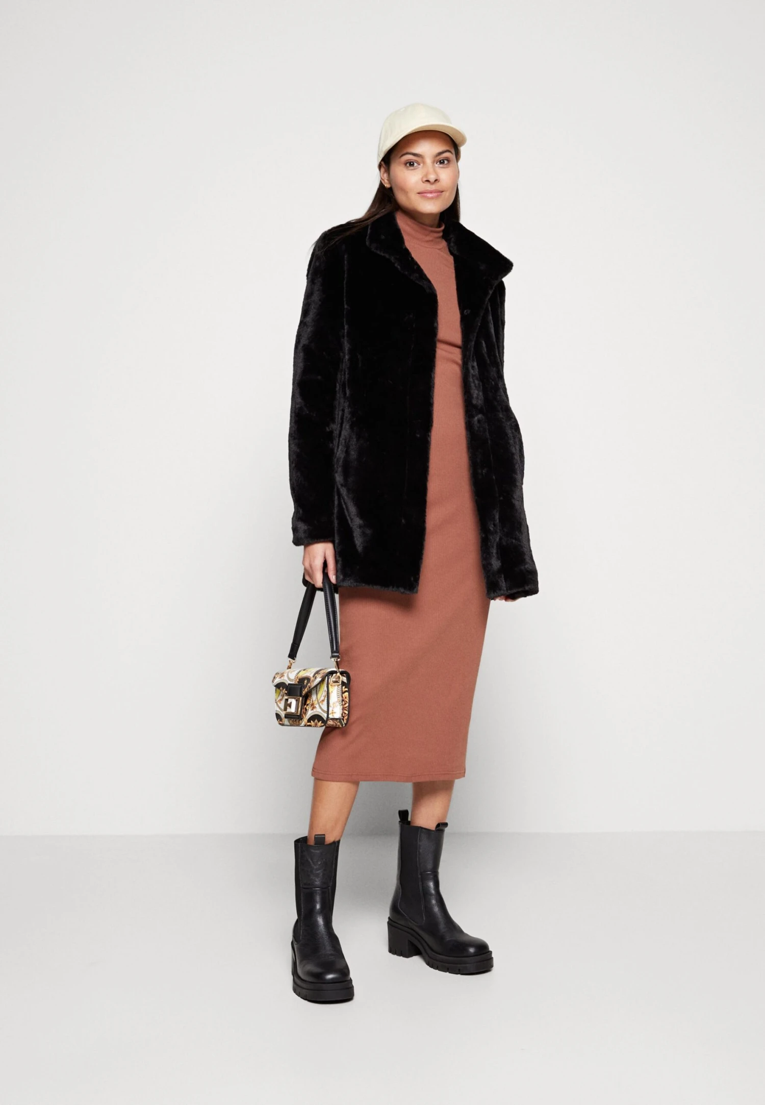 Even&Odd Abrigo De Invierno - Black 2 Even&Odd Abrigo De Invierno - Black - Imagen 2