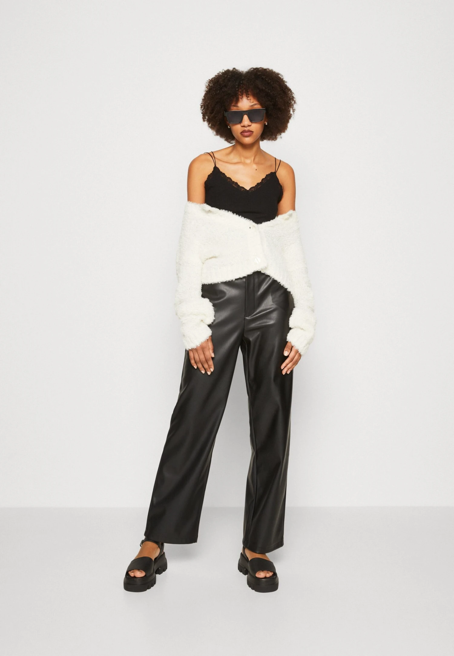 Even&Odd Top -Black 2 Even&Odd Top -Black - Imagen 2