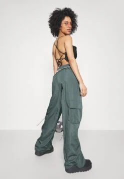 Pantalones Cargo - Dark Green -ASOS TIENDA 333ba19e0fe4449a89f2e51d7f366b4c