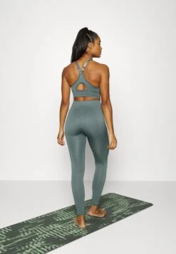 Medias - Teal -ASOS TIENDA 41656e539bdb42c9b231d71d591bb6cb