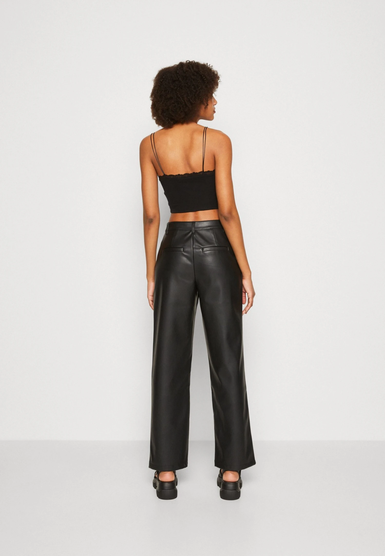 Even&Odd Top -Black 3 Even&Odd Top -Black - Imagen 3