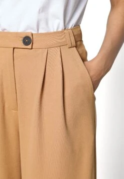 Petite Business Casual Wide Legs With Front Pleats- Pantalones - Beige -ASOS TIENDA 47844fef422e479e8400f811faaf96ae