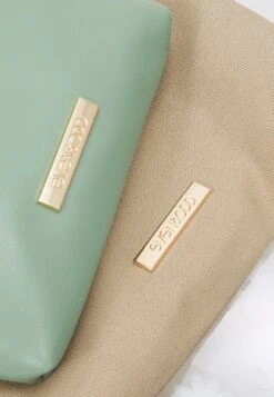 Even&Odd 3Pack - Neceser -Green/ Khaki 9 Even&Odd 3Pack - Neceser -Green/ Khaki -ASOS TIENDA 47c19c38503442c0a29c76675204ab57