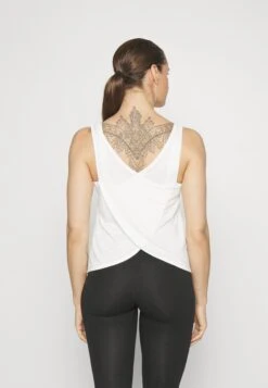 Top - White -ASOS TIENDA 500a1e1ee6bb4f6485ac3bc591b389ba