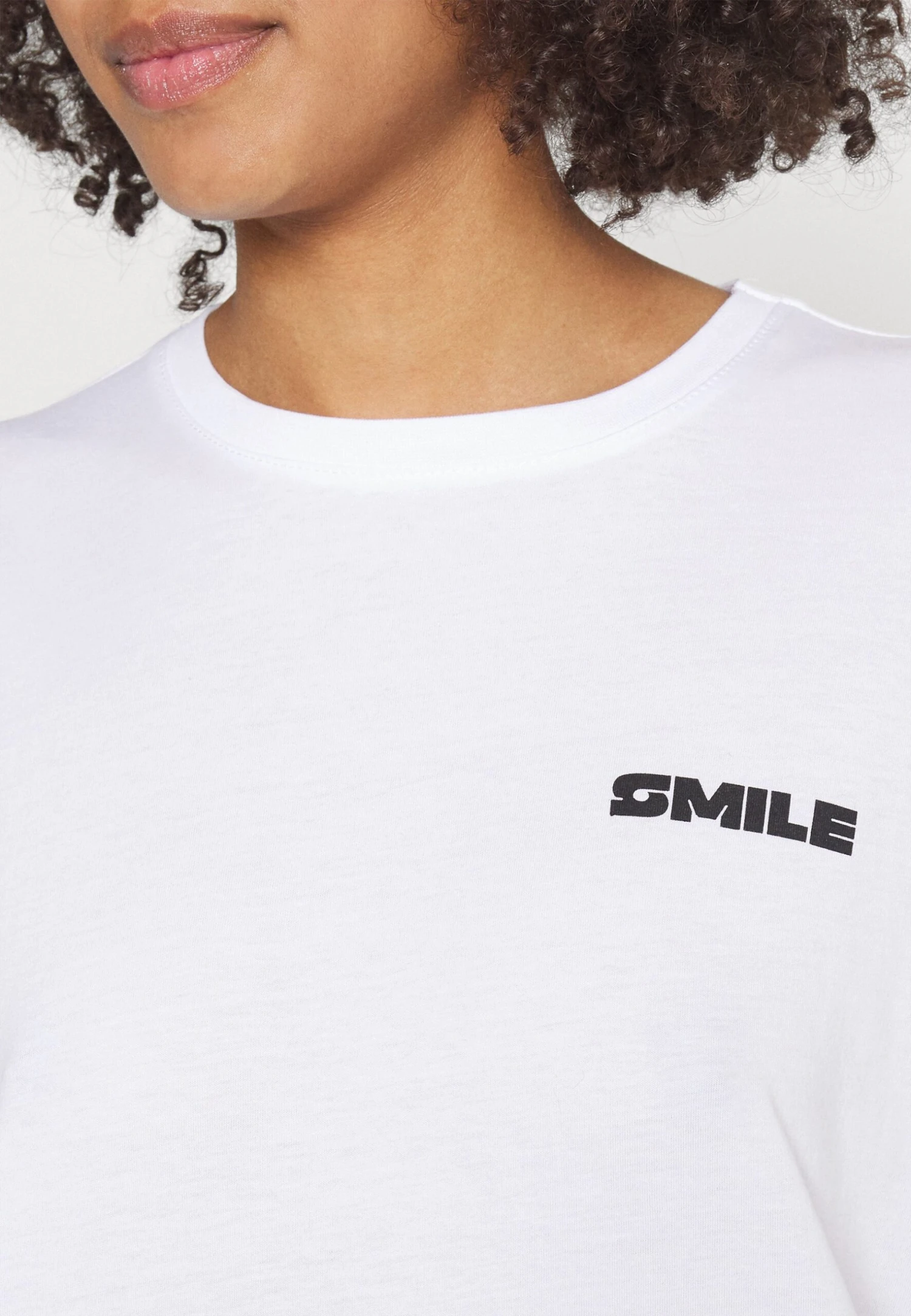 Even&Odd Cut Smile - Camiseta Estampada - White 5 Even&Odd Cut Smile - Camiseta Estampada - White - Imagen 5