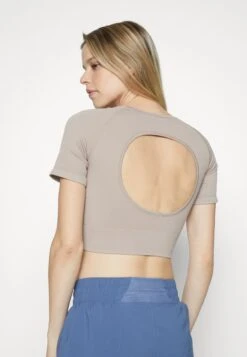 Camiseta Estampada - Taupe -ASOS TIENDA 6673c3da41044f848cb94d506459ad10