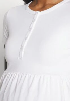 Camiseta Básica - White -ASOS TIENDA 744d238be01a44e88b57ddb72e1596c4