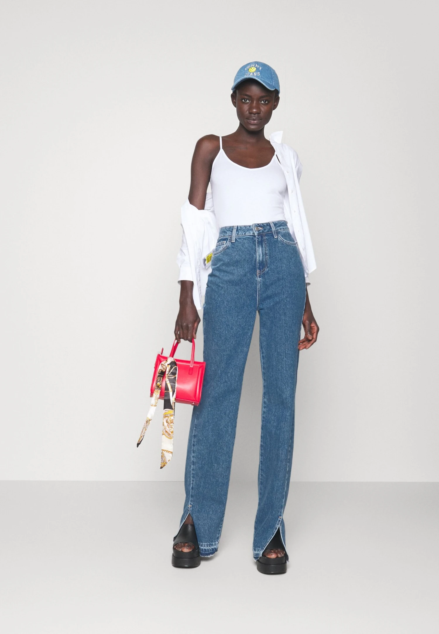 Vaqueros Rectos - Light Blue Denim 2 Vaqueros Rectos - Light Blue Denim - Imagen 2