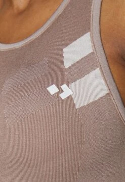 Sujetadores Deportivos Con Sujeción Media - Taupe -ASOS TIENDA 8b3e2ee3092b4b2e9f39e910ae360174