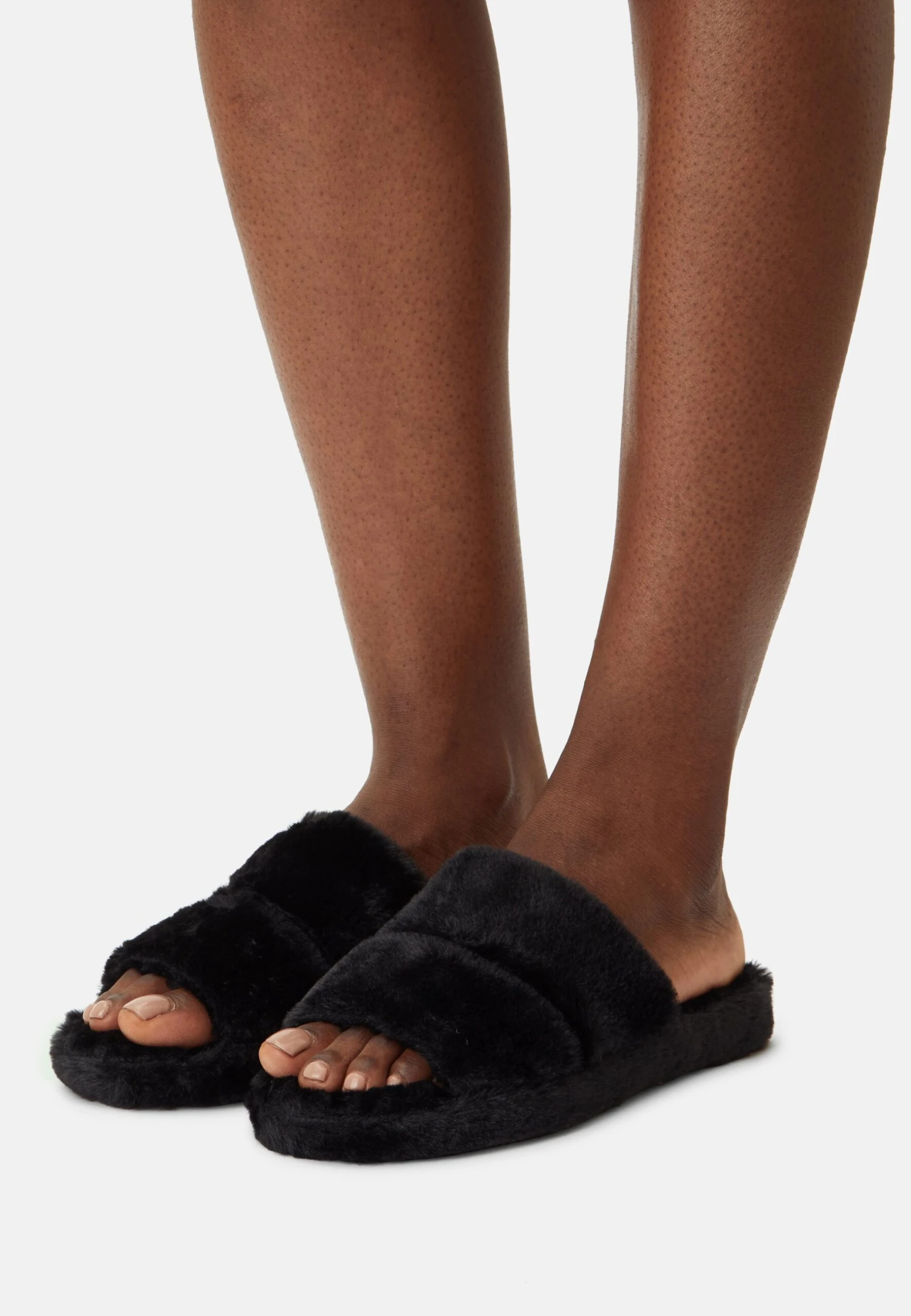 Even&Odd Pantuflas - Black 1 Even&Odd Pantuflas - Black