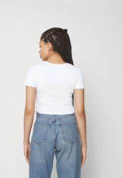 Even&Odd 2 Pack - Camiseta Básica - 601 - Light Green_001 - White -ASOS TIENDA 8ec74b7dbeba443ea128b08574fcc08d