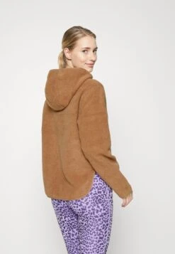 Forro Polar - Light Brown -ASOS TIENDA 9f78421cb48e444dba184121659098fe