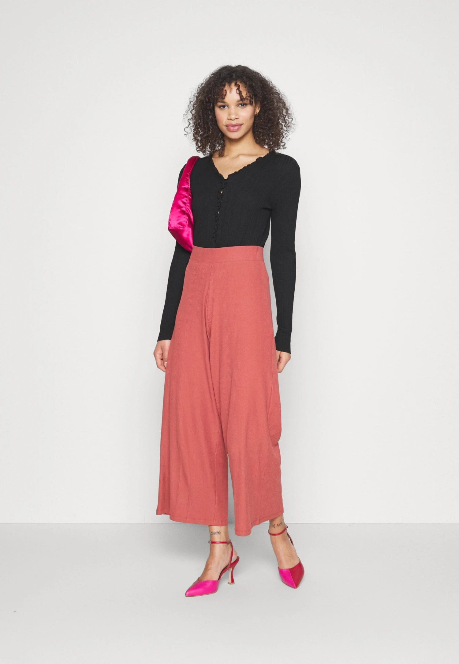 Pantalones -Red 2 Pantalones -Red - Imagen 2