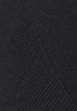 Sujetadores Deportivos Con Sujeción Ligera - Black -ASOS TIENDA c3a06f1aa9574325a3567c76c777dc34