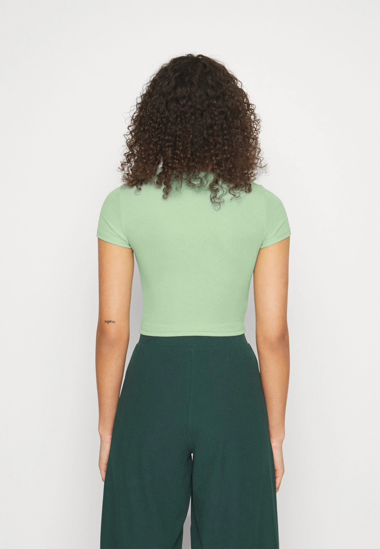 Camiseta Básica - Pink/Green 3 Camiseta Básica - Pink/Green - Imagen 3