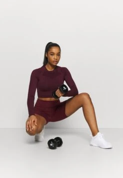 Camiseta De Manga Larga - Bordeaux -ASOS TIENDA cb2d9367314d43ccb590ad1d584d00d2