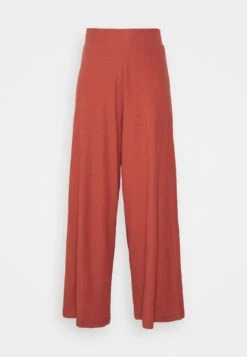 Pantalones -Red 12 Pantalones -Red -ASOS TIENDA d0a32473c60a4917bc058dea517d3ae4