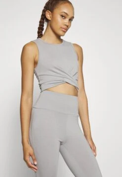 Top - Taupe -ASOS TIENDA db759beb46fc41979ff02d0a5a7d3a47