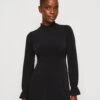 Even&Odd Rushed Neckline Flowy Long Sleeves - Vestido Ligero - Black