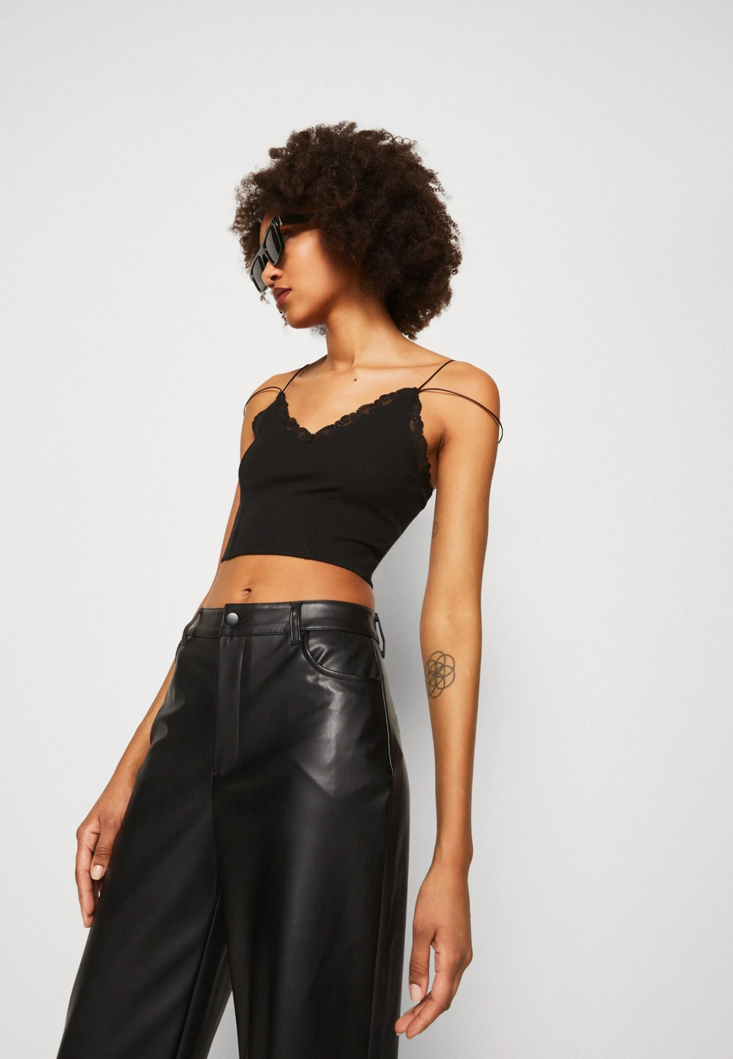 Even&Odd Top -Black 4 Even&Odd Top -Black - Imagen 4