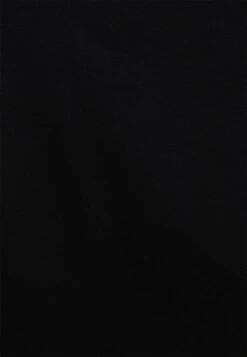 Camiseta Básica - Black -ASOS TIENDA ebd2ebb07a484e7ab958fab249da5869