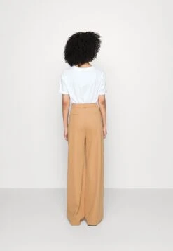 Petite Business Casual Wide Legs With Front Pleats- Pantalones - Beige -ASOS TIENDA f5e048bd1a4449f9af17528c265d78d7