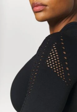 Camiseta De Manga Larga - Black -ASOS TIENDA f716492e57684d5fa3221c82923c9470