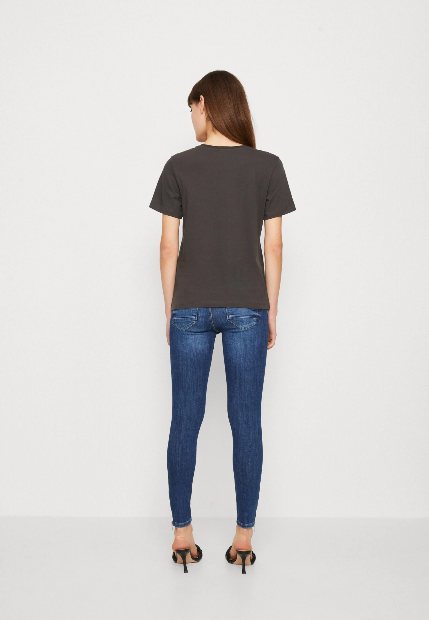 Even&Odd Camiseta Estampada - Anthracite 3 Even&Odd Camiseta Estampada - Anthracite - Imagen 3