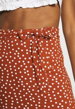 Even&Odd Mini Skirt With Volant - Falda Acampanada - Brown/White -ASOS TIENDA fc0ba9c0fdf045d2bcc21aaeb0b2a1bb