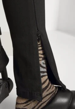 Even&Odd Vaqueros Pitillo - Black Denim 16 Even&Odd Vaqueros Pitillo - Black Denim -ASOS TIENDA fe9e4c155a214d3baa6c251671201e01